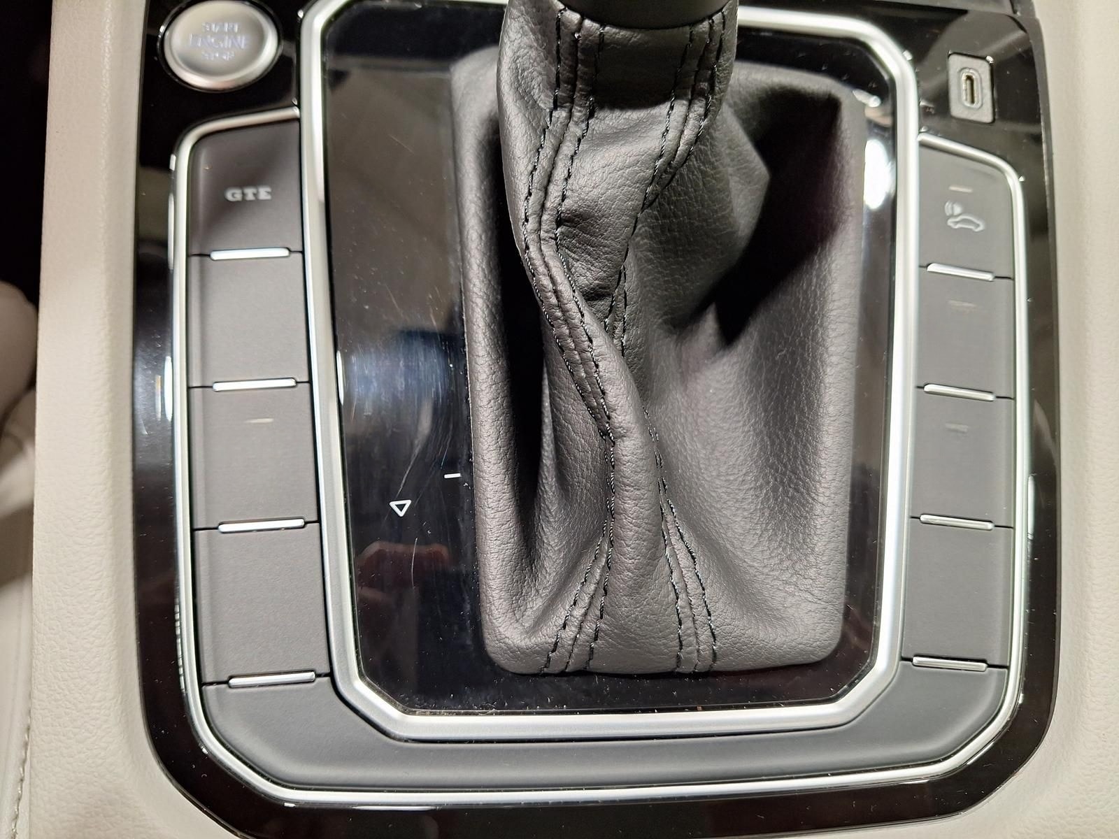 Volkswagen Passat Variant 1.4 TSI DSG GTE HuD|Navi|Pano|360 foto 24