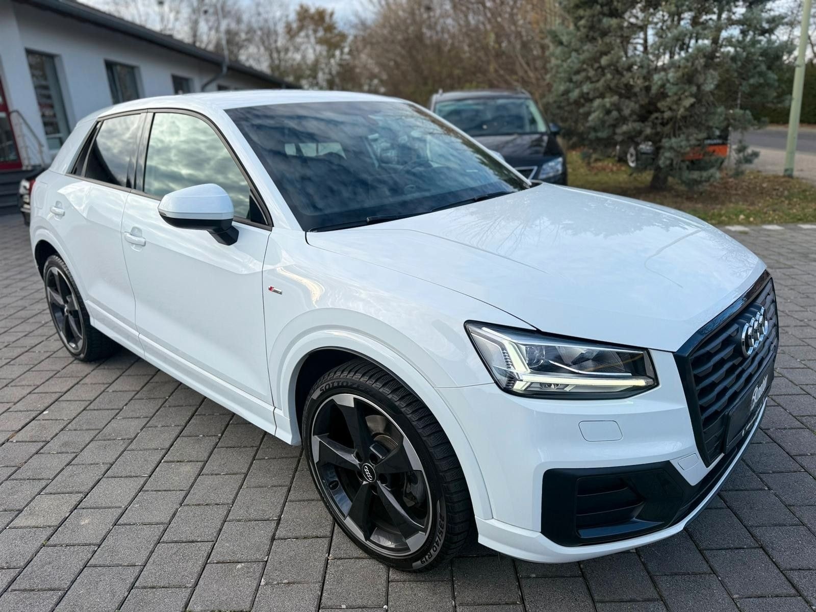 Audi Q2 QUATTRO 3x S-Line AMBIENTE NAVI PDC BLTH SHZ foto 9