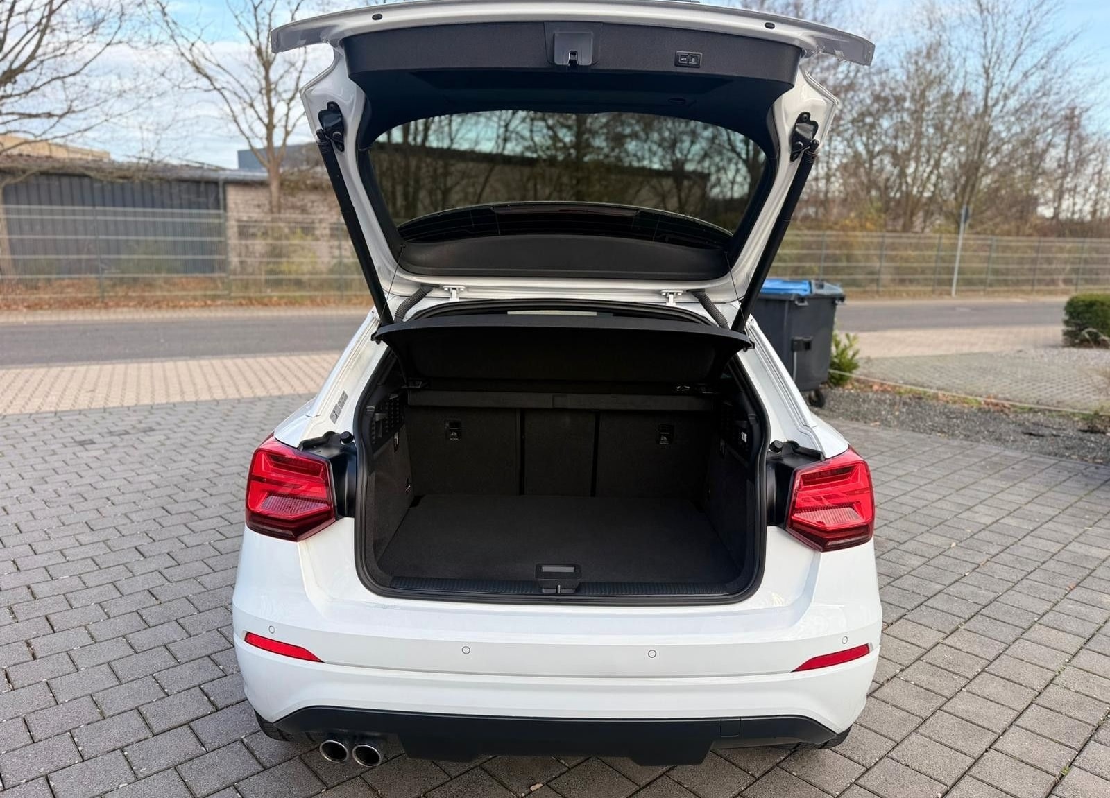 Audi Q2 QUATTRO 3x S-Line AMBIENTE NAVI PDC BLTH SHZ foto 10