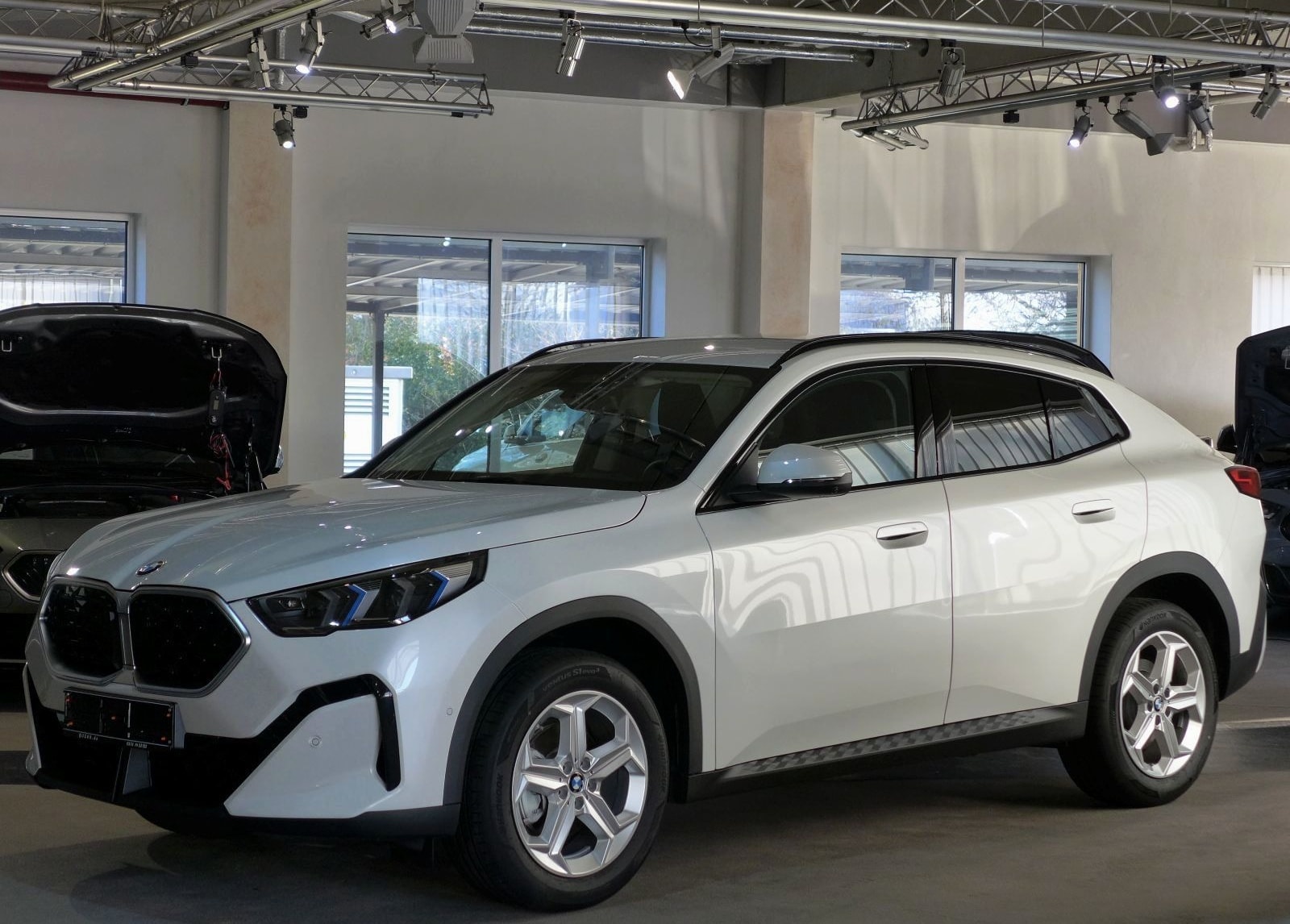 BMW X2 d U10 AHK,360° Kamera,HUD,Abstandstempomat foto 2