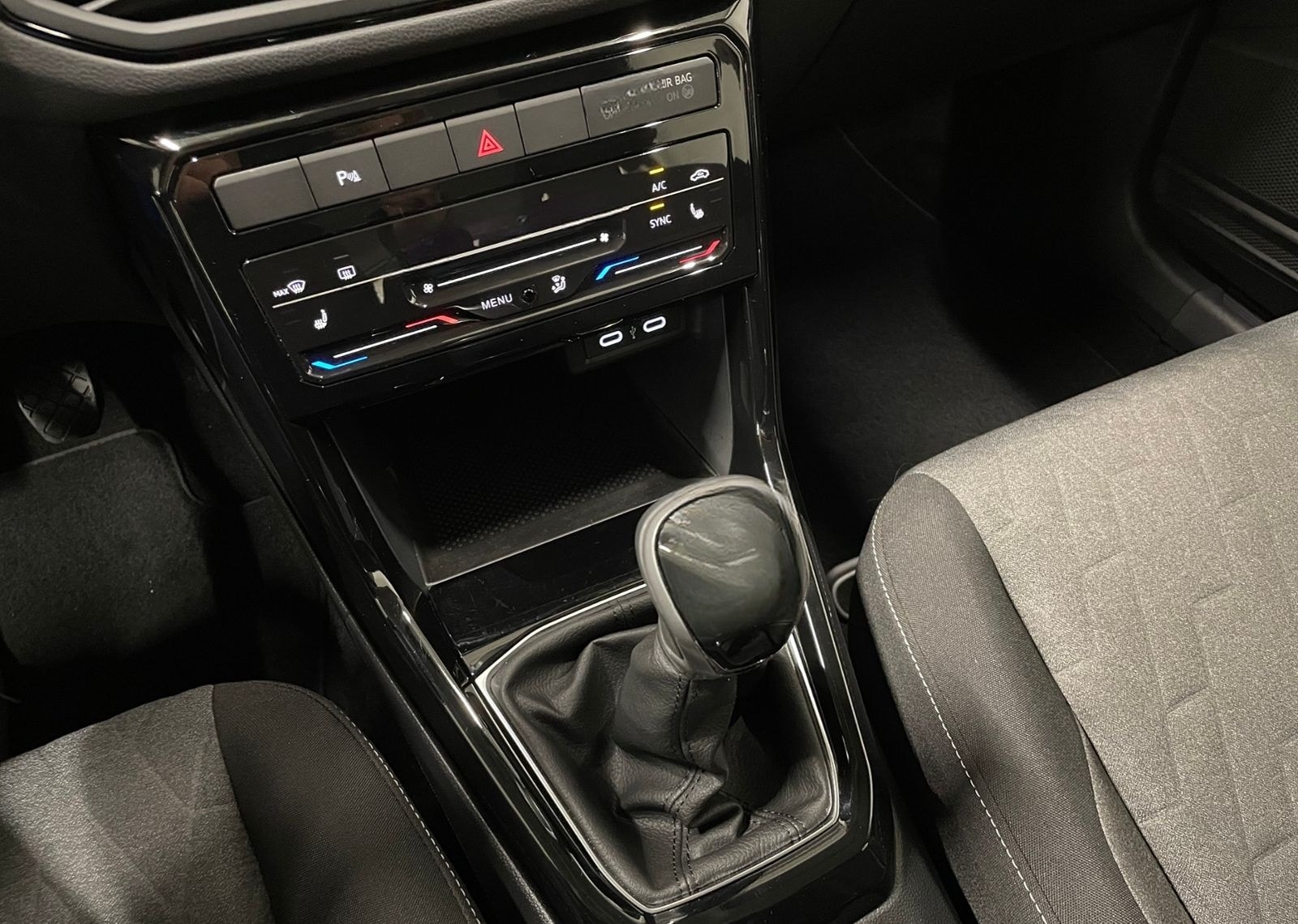 Volkswagen T-Cross Life 1.0 TSI ACC SHZ LED APP foto 21