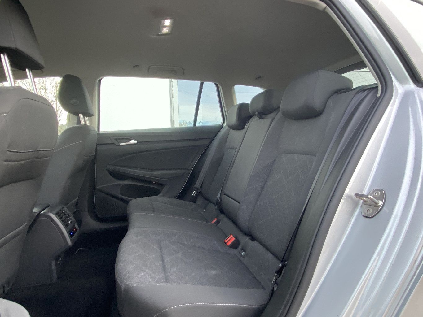 Volkswagen Golf Variant 2.0 TDI Life NAVI+LED+APP-CONNECT+A foto 11