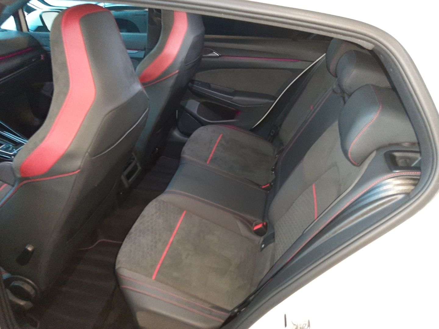 Volkswagen Golf VIII GTI Clubsport foto 8