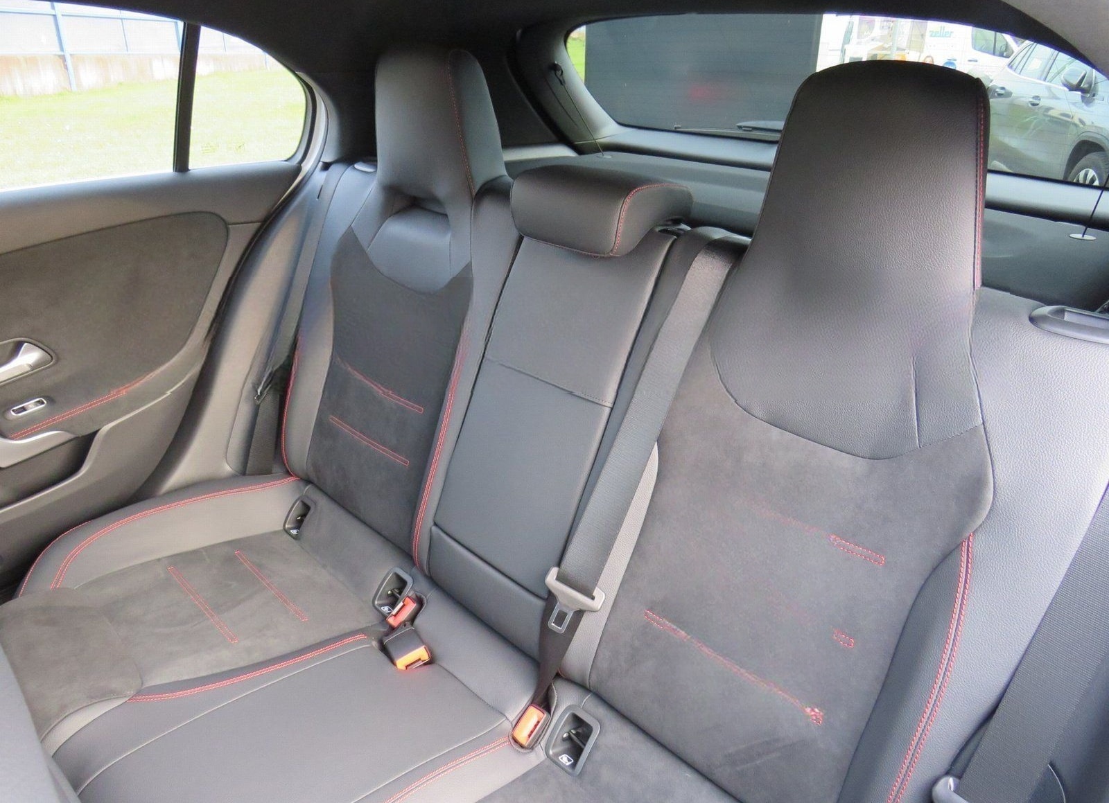 Mercedes-Benz A 250 e AMG Line Advanced Plus+MULTIB.+DISTR+AHK foto 14