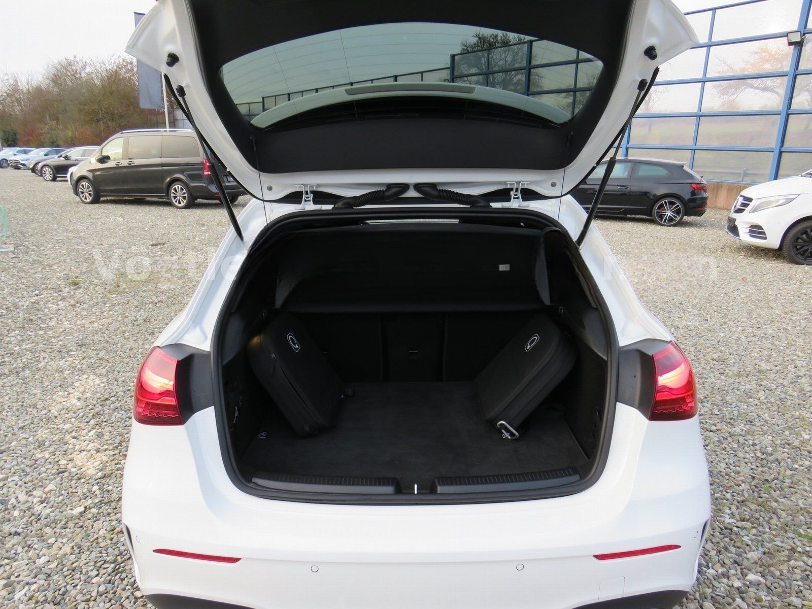 Mercedes-Benz A 250 e AMG Line Advanced Plus+MULTIB.+DISTR+AHK foto 7