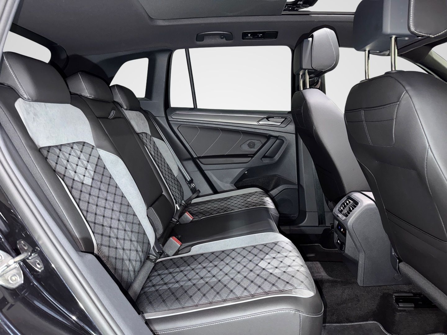 Volkswagen Tiguan 2.0 TDI 4M DSG R LINE BLACK PANO AHK 20Z  foto 11