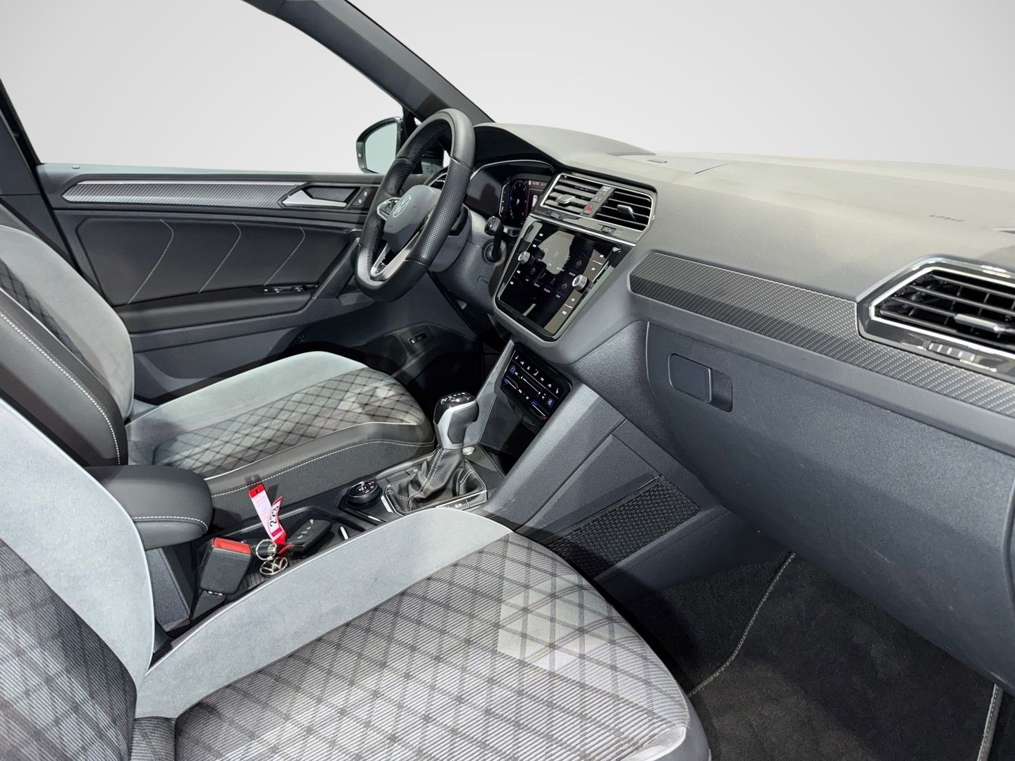 Volkswagen Tiguan 2.0 TDI 4M DSG R LINE BLACK PANO AHK 20Z  foto 13