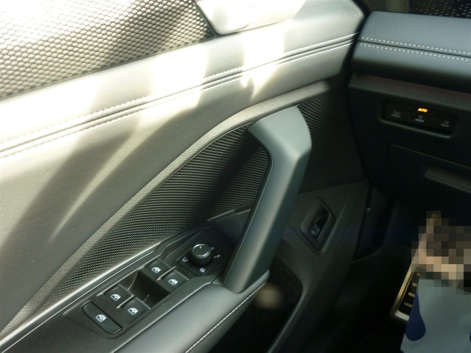 Volkswagen Tiguan 1.5 eTSI OPF DSG GOAL+AHK+Navi+Matrix+ACC foto 17