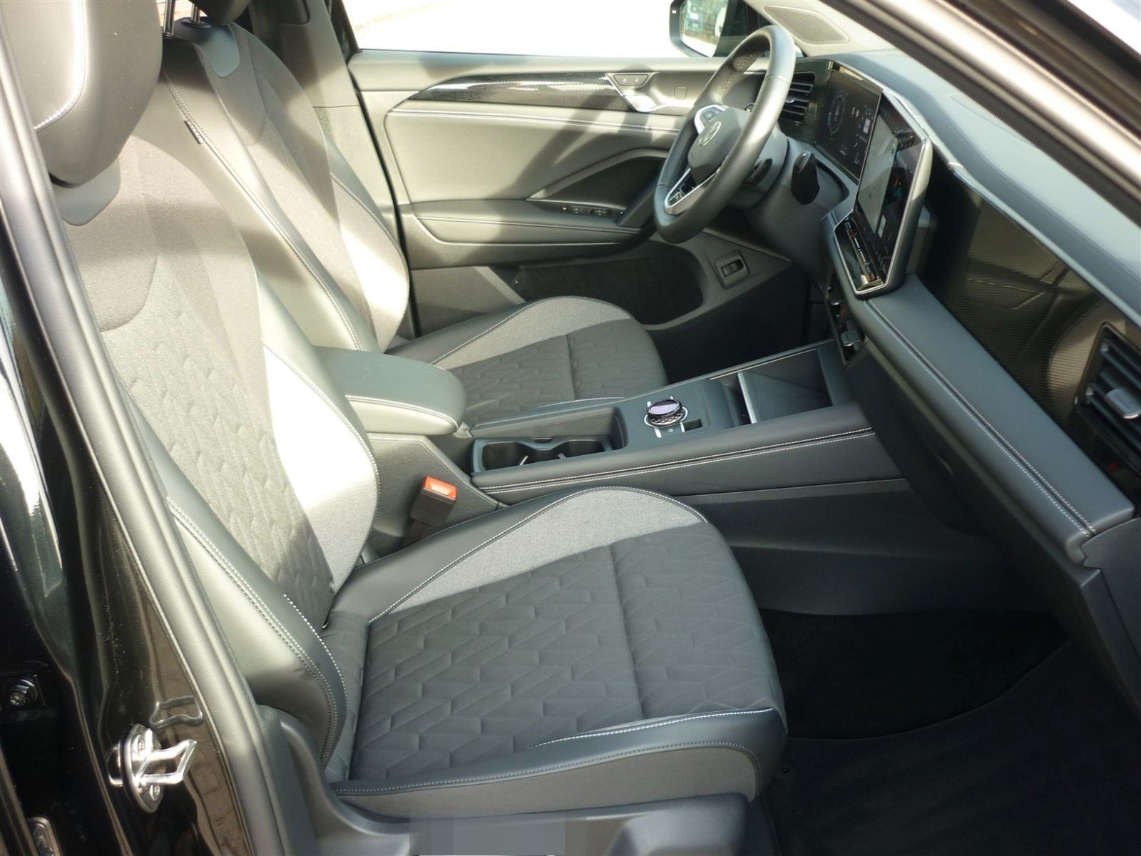 Volkswagen Tiguan 1.5 eTSI OPF DSG GOAL+AHK+Navi+Matrix+ACC foto 9