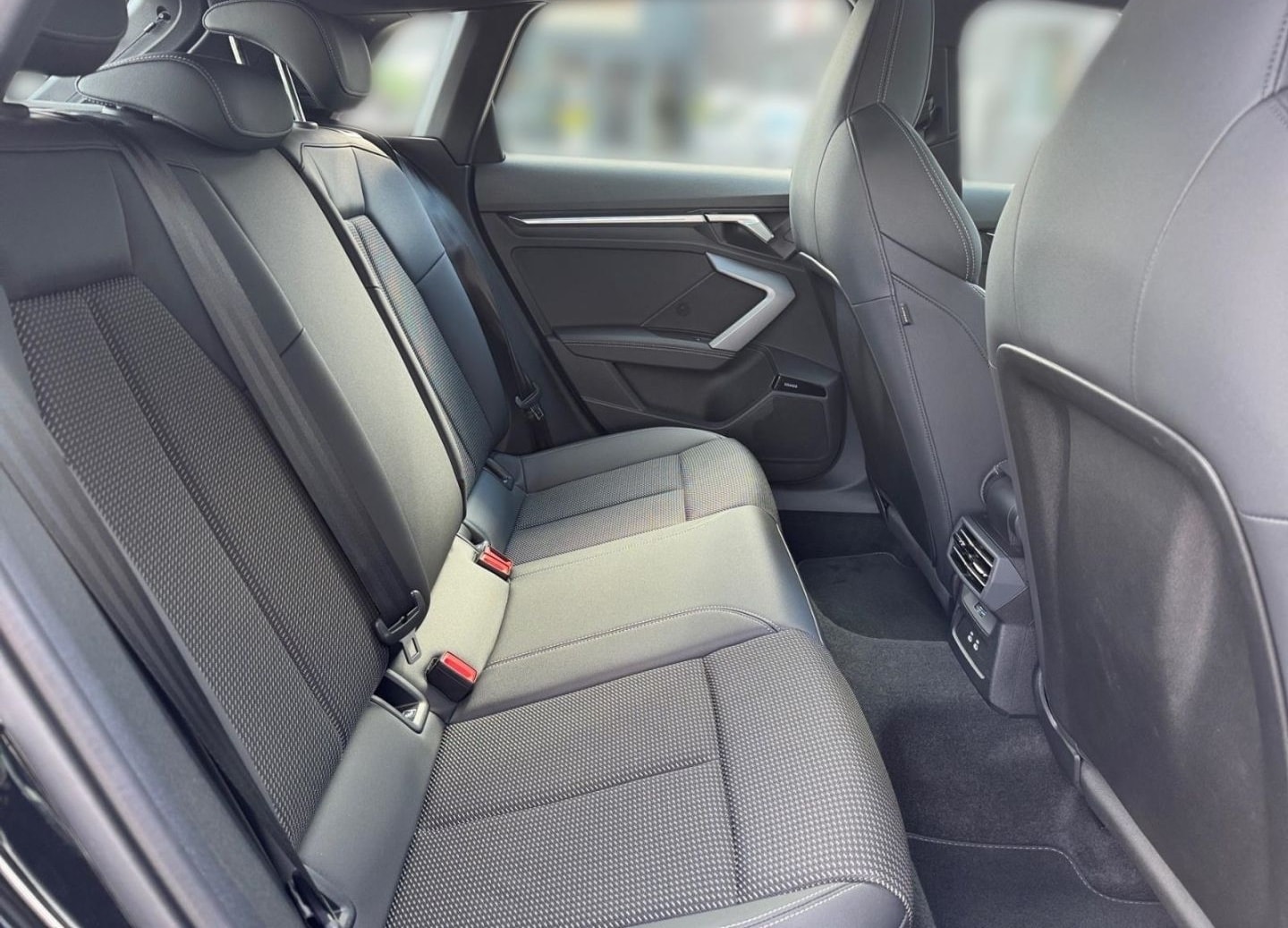 Audi A3 Sportback 35 TFSI S line Matrix AHK Pano Kam. foto 17