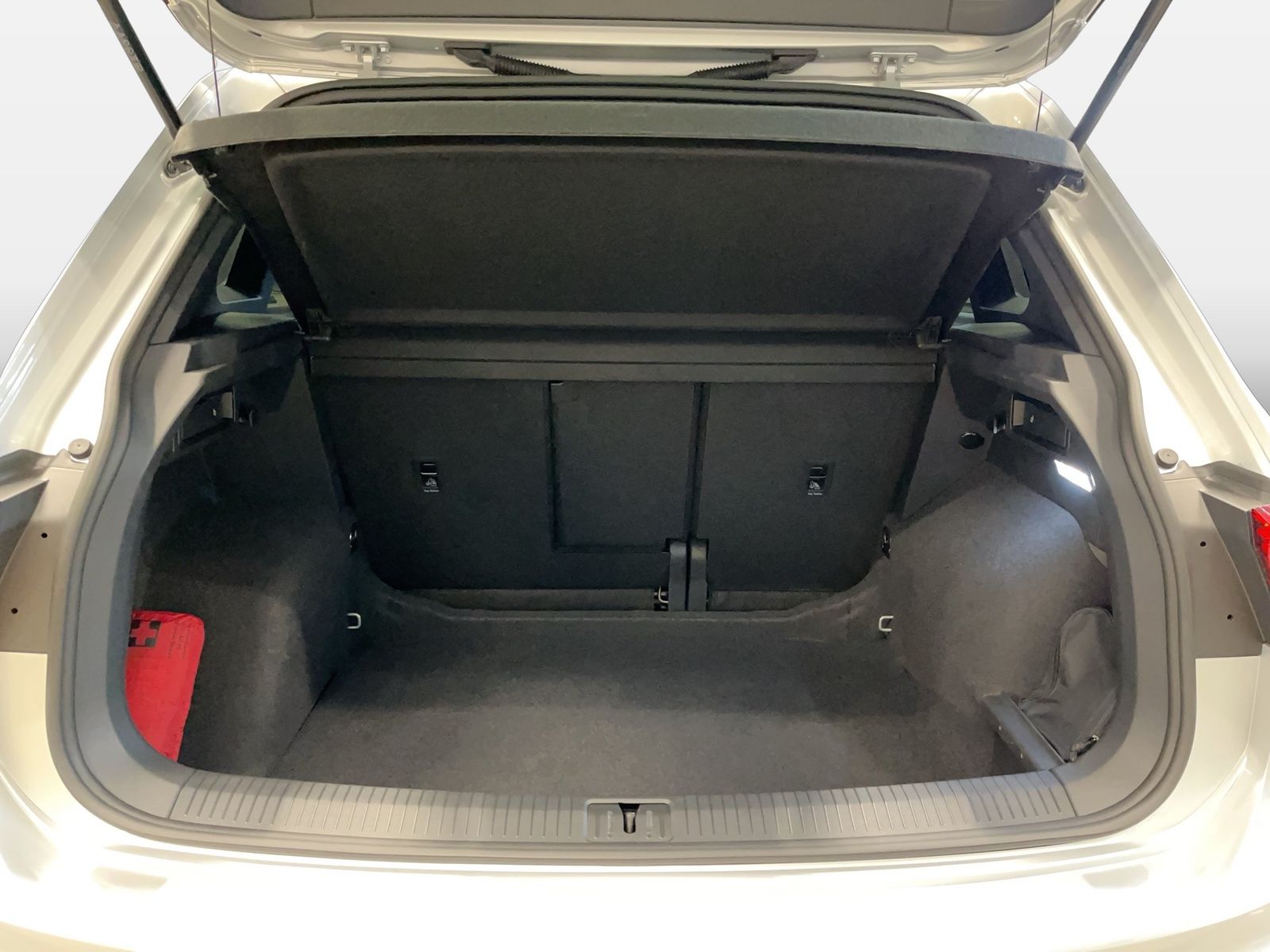 Volkswagen Tiguan R 2.0 TSI DSG 4M AUT SpurH Teilled. foto 10