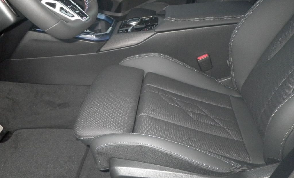 BMW X3 M50 xDrive AD AHK-klappbar AHK El. Panodach P foto 7