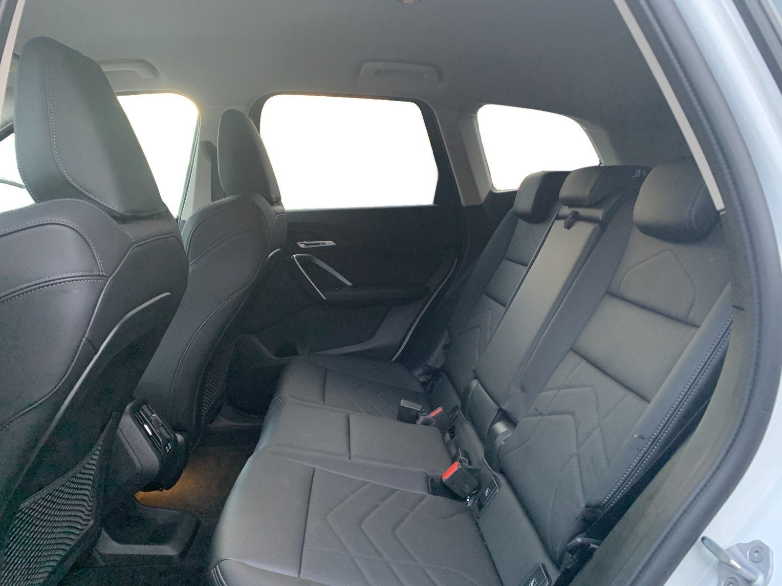 BMW iX1 xDrive30 xLine xLine | STANDHZ RFK HIFI LED foto 18