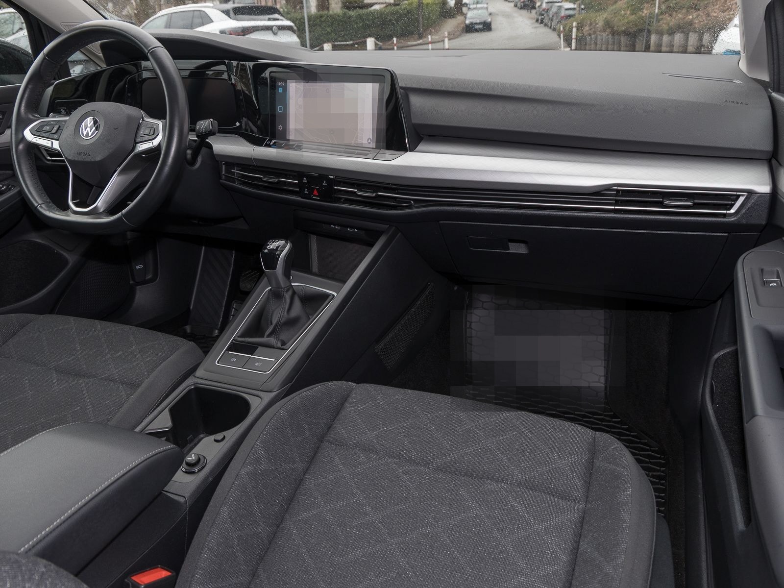 Volkswagen Golf VIII  1.5 l TSI Life NAVI LED GJ-REIFEN PRI foto 4