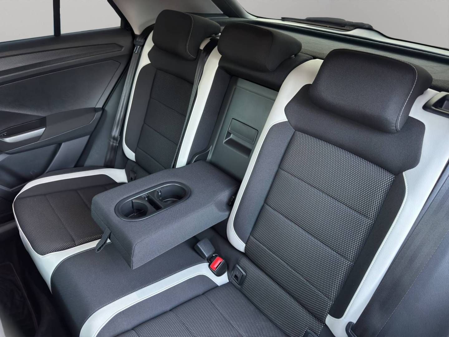 Volkswagen T-Roc 2,0 TDI DSG +Garantie+ACC+Navi+LED+ foto 13