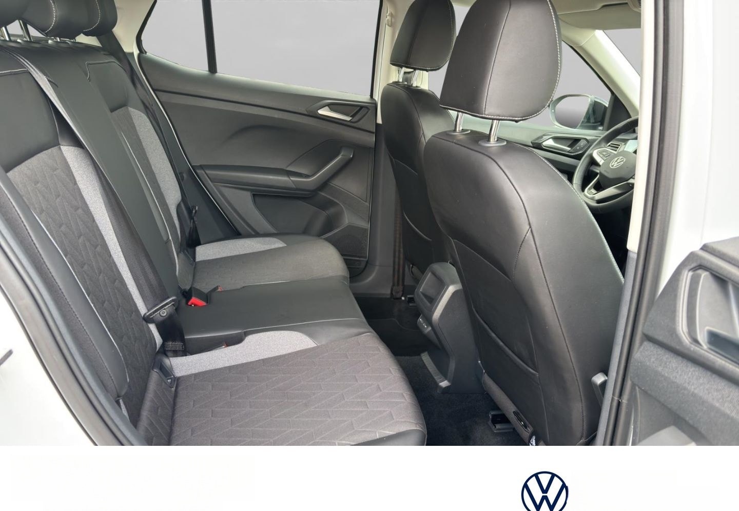 Volkswagen T-Cross 1.0 Life+SHZ+KLIMAAUT+LED+DAB+Navi+LEDER foto 10