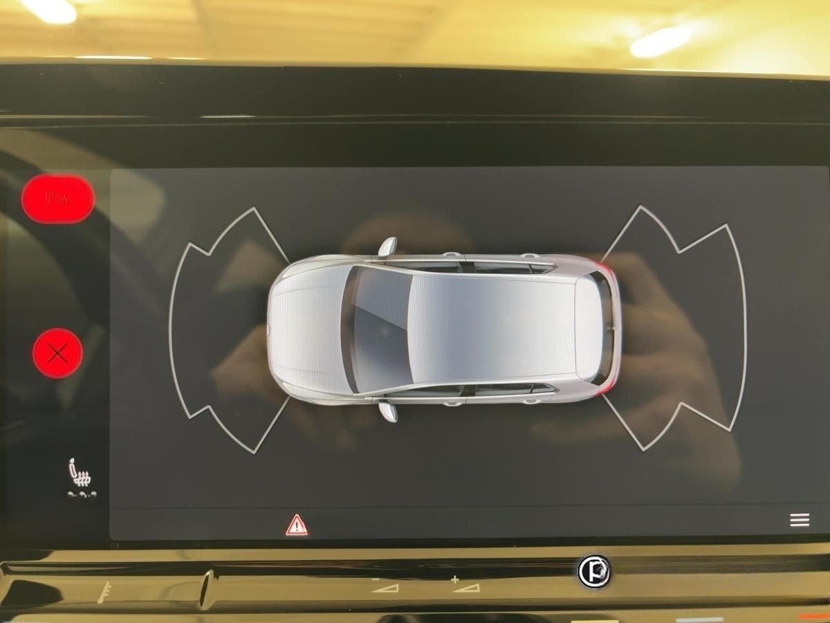 Volkswagen Golf 8 GTE 1.4 TSI DSG NAVI ACC SHZ PDC foto 13