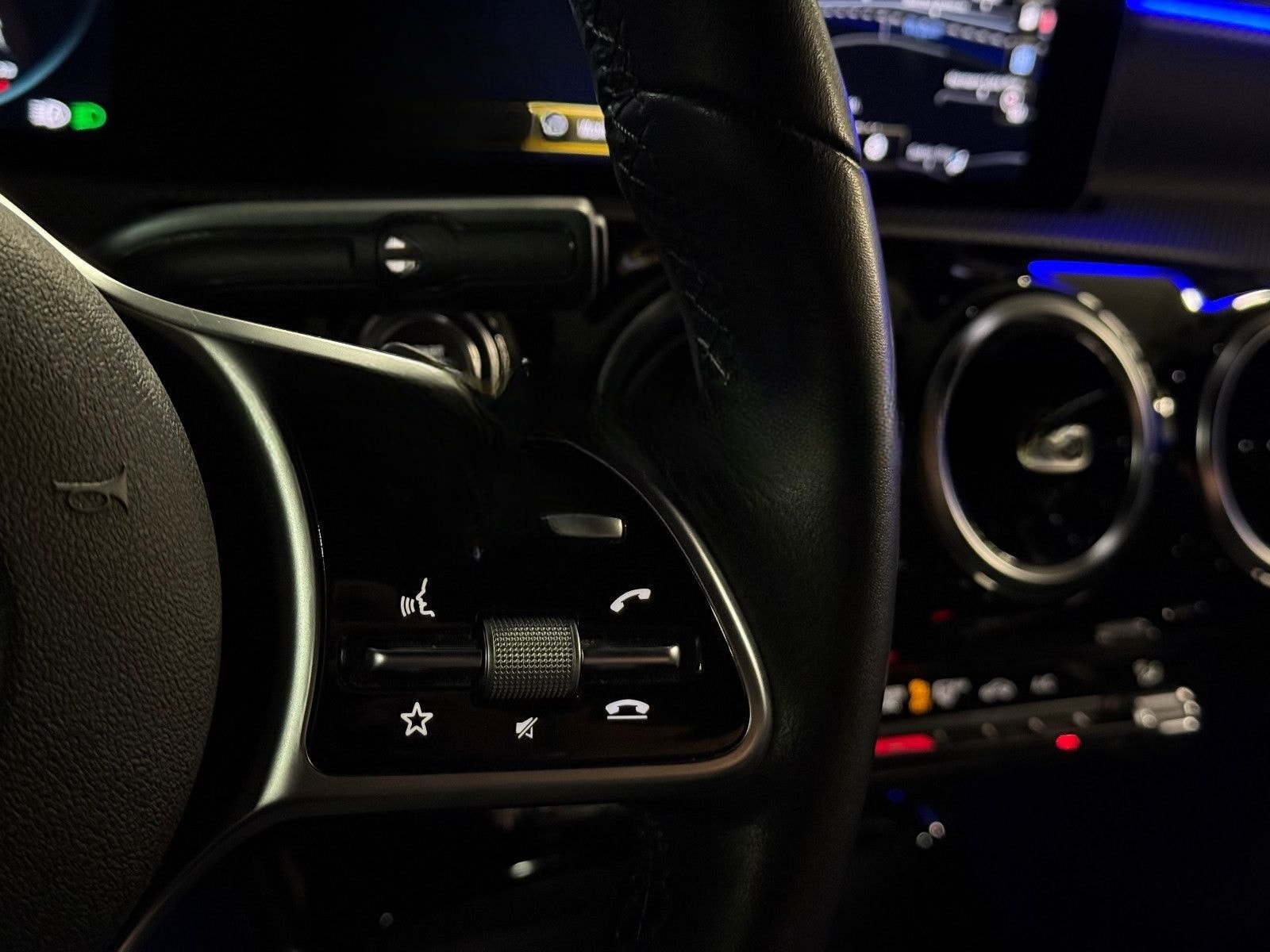 Mercedes-Benz A 200 Automatik/Navi/Virtual/Ahk/Kam/Spurh/Totwi foto 24