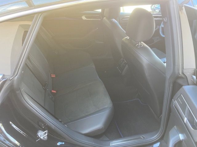 Volkswagen Arteon R 4Motion foto 6