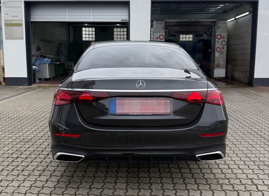 Mercedes-Benz E 220d  AMG Line Premium Plus BLP: 110.000€ foto 3