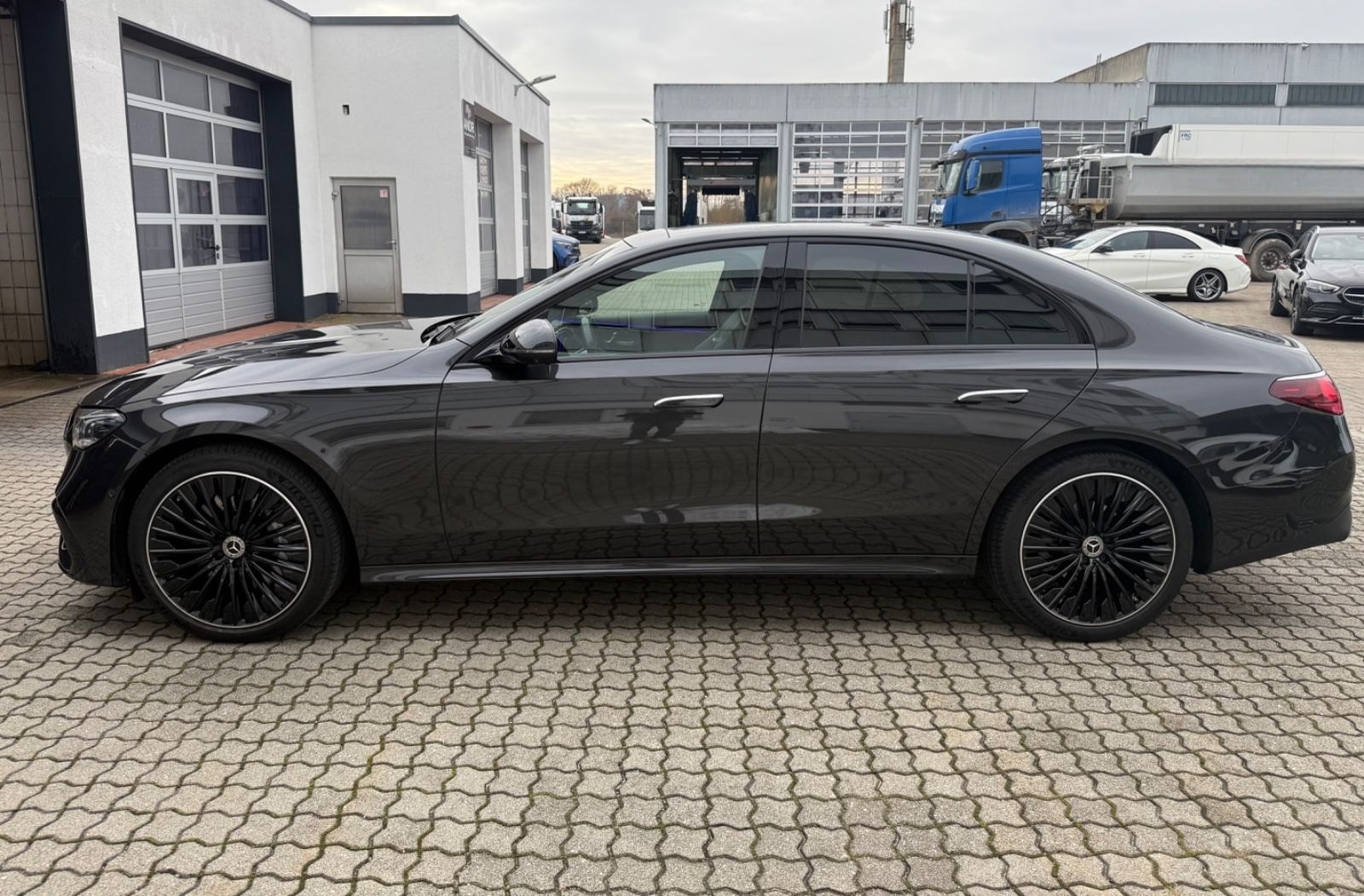 Mercedes-Benz E 220d  AMG Line Premium Plus BLP: 110.000€ foto 4