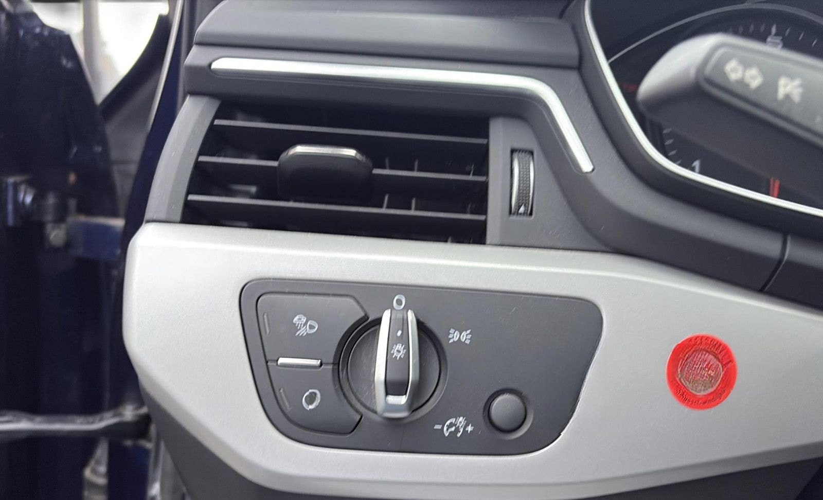 Audi A4 35 TFSI STHZG*LED*Navi*Park*Tempo*SH*1Hand foto 22