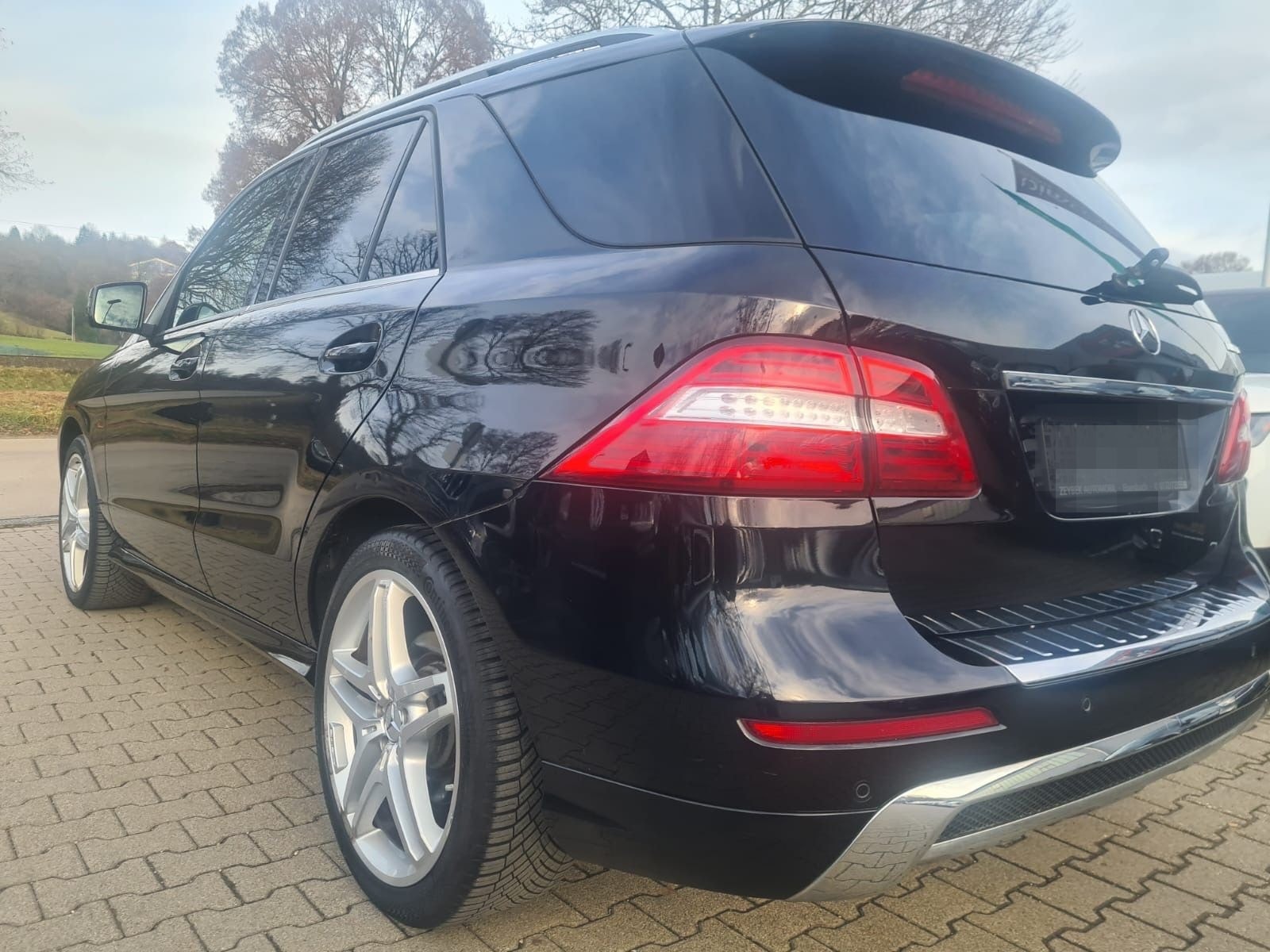 Mercedes-Benz ML 350  BlueTec AMG LINE foto 4
