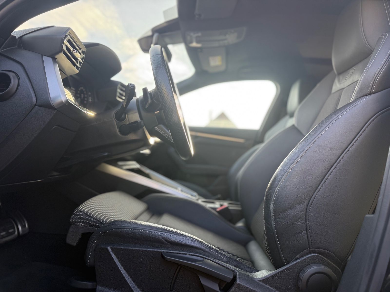 Audi A3 Sportback 35 TFSI 3xS line/Spur/Navi/Car-Pl. foto 12