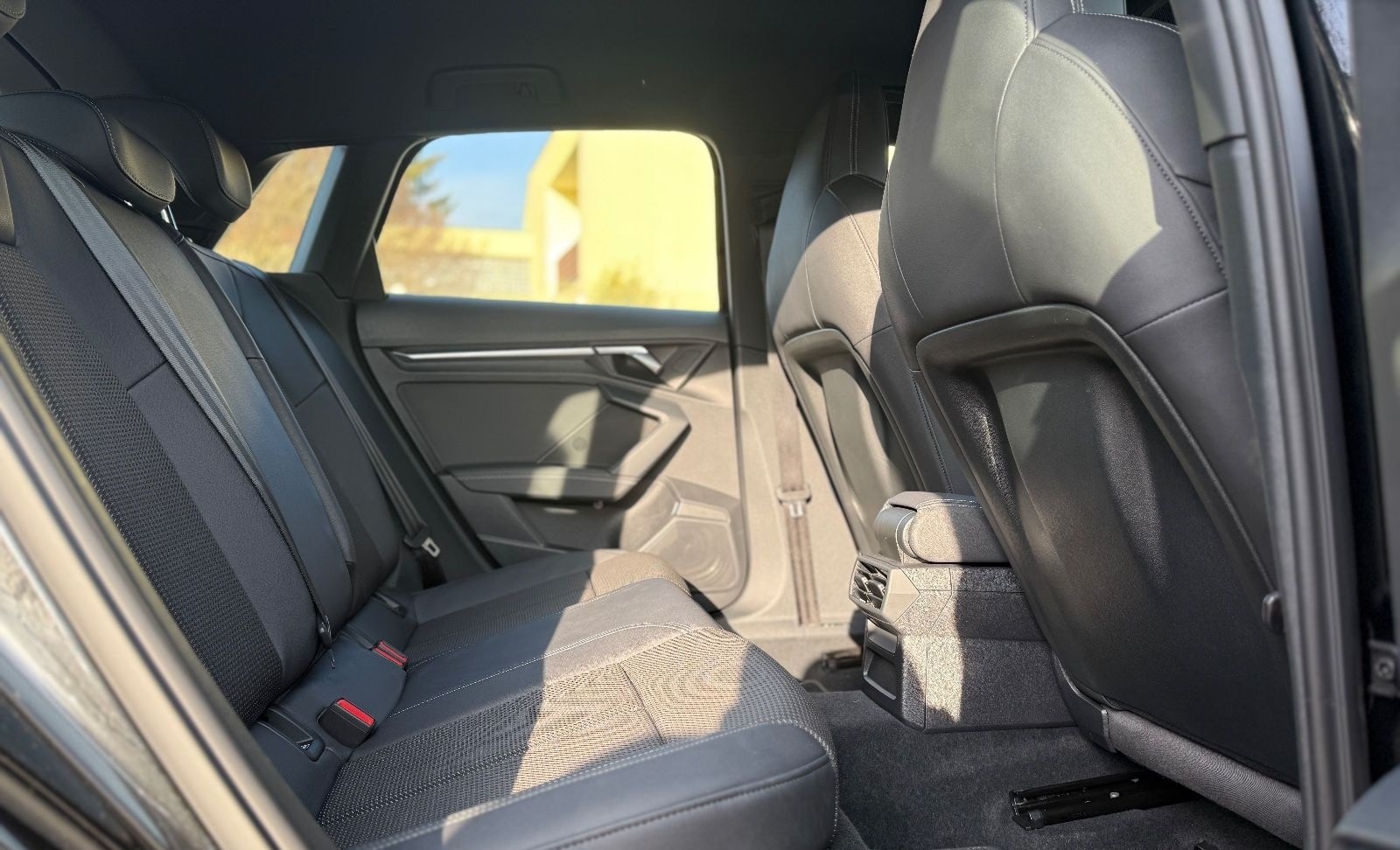 Audi A3 Sportback 35 TFSI 3xS line/Spur/Navi/Car-Pl. foto 16