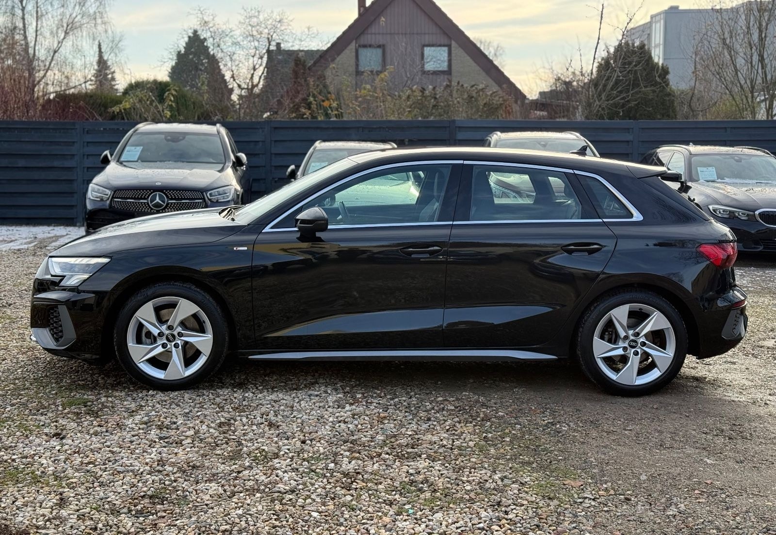 Audi A3 Sportback 35 TFSI 3xS line/Spur/Navi/Car-Pl. foto 4