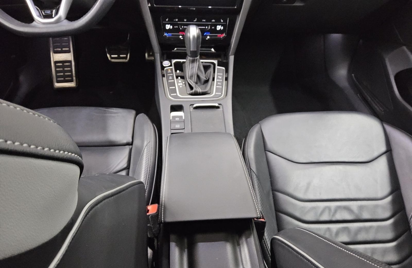 Volkswagen Arteon SB 2.0 TDI R-Line Pano Navi LED DC AHK foto 6