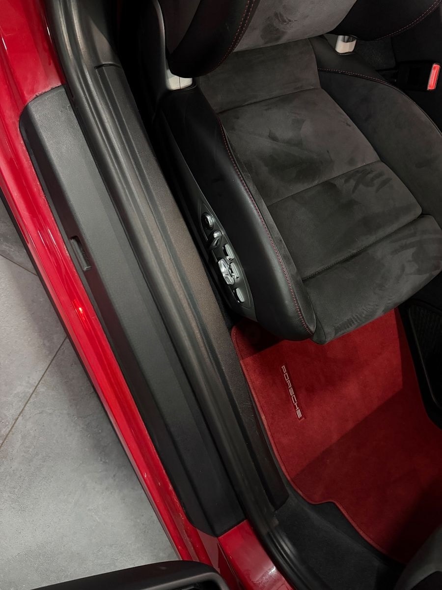 Porsche 911 Carrera 4 GTS APPROVED 10-2026 foto 18