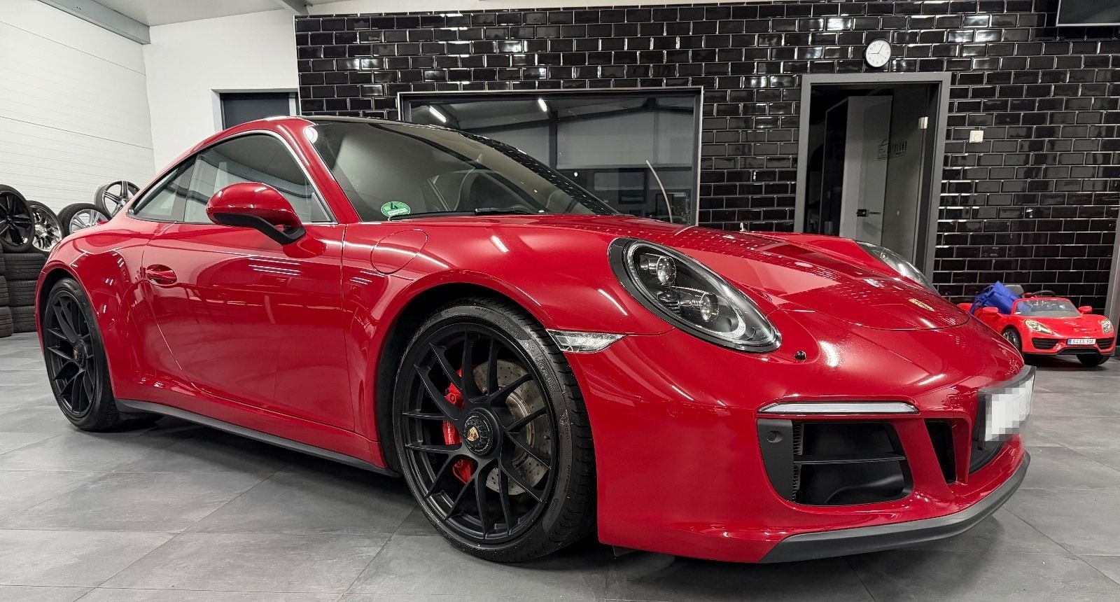 Porsche 911 Carrera 4 GTS APPROVED 10-2026 foto 4