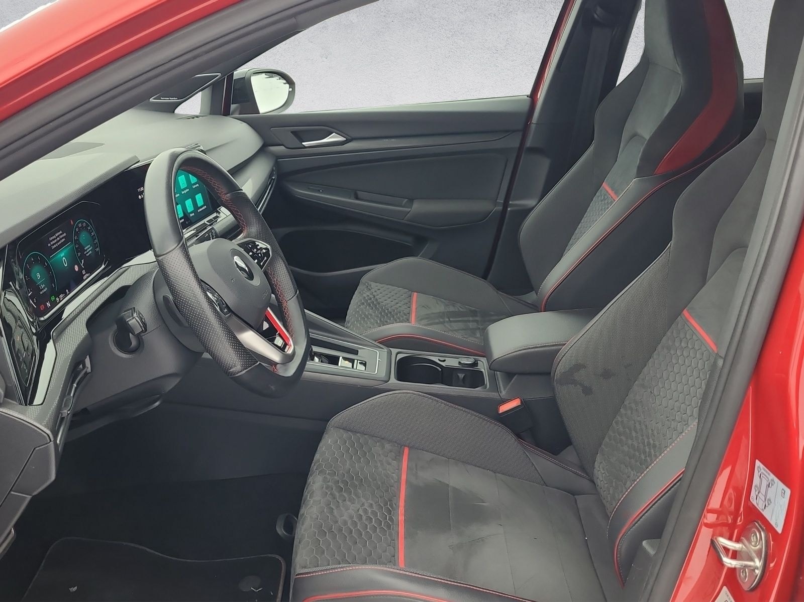 Volkswagen Golf VIII GTI Clubsport 2.0 TSI DSG *BlackStyle* foto 10