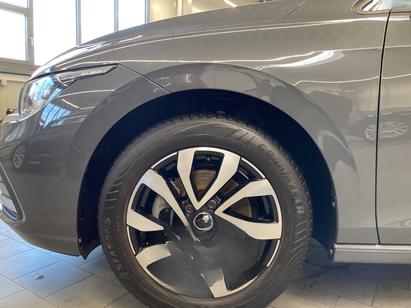 Volkswagen Golf 8 1.5 TSI Active IQ-Light Standh.Navi foto 13