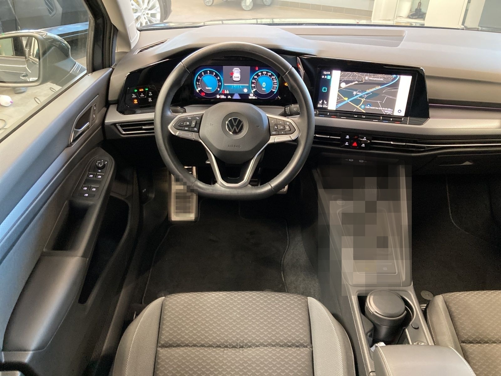 Volkswagen Golf 8 1.5 TSI Active IQ-Light Standh.Navi foto 15