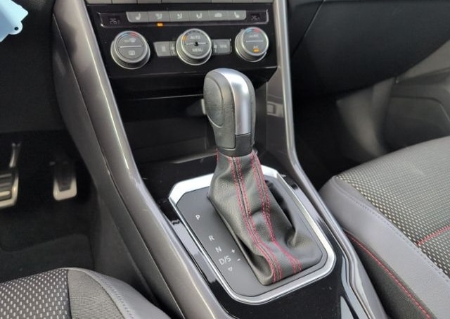 Volkswagen T-Roc 1.5 TSI DSG SPORT STANDHZ+LED+NAVI+ACC+PDC foto 15