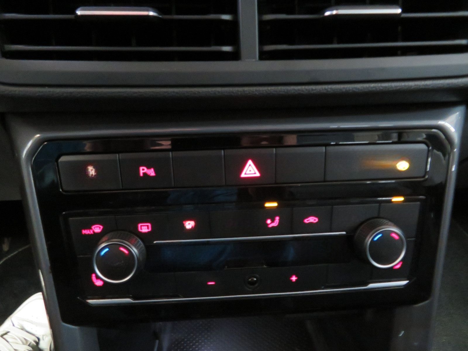 Volkswagen T-Cross Style 1,5 TSI DSG*LED*ACC*NAVI*PDC*SHZ* foto 15