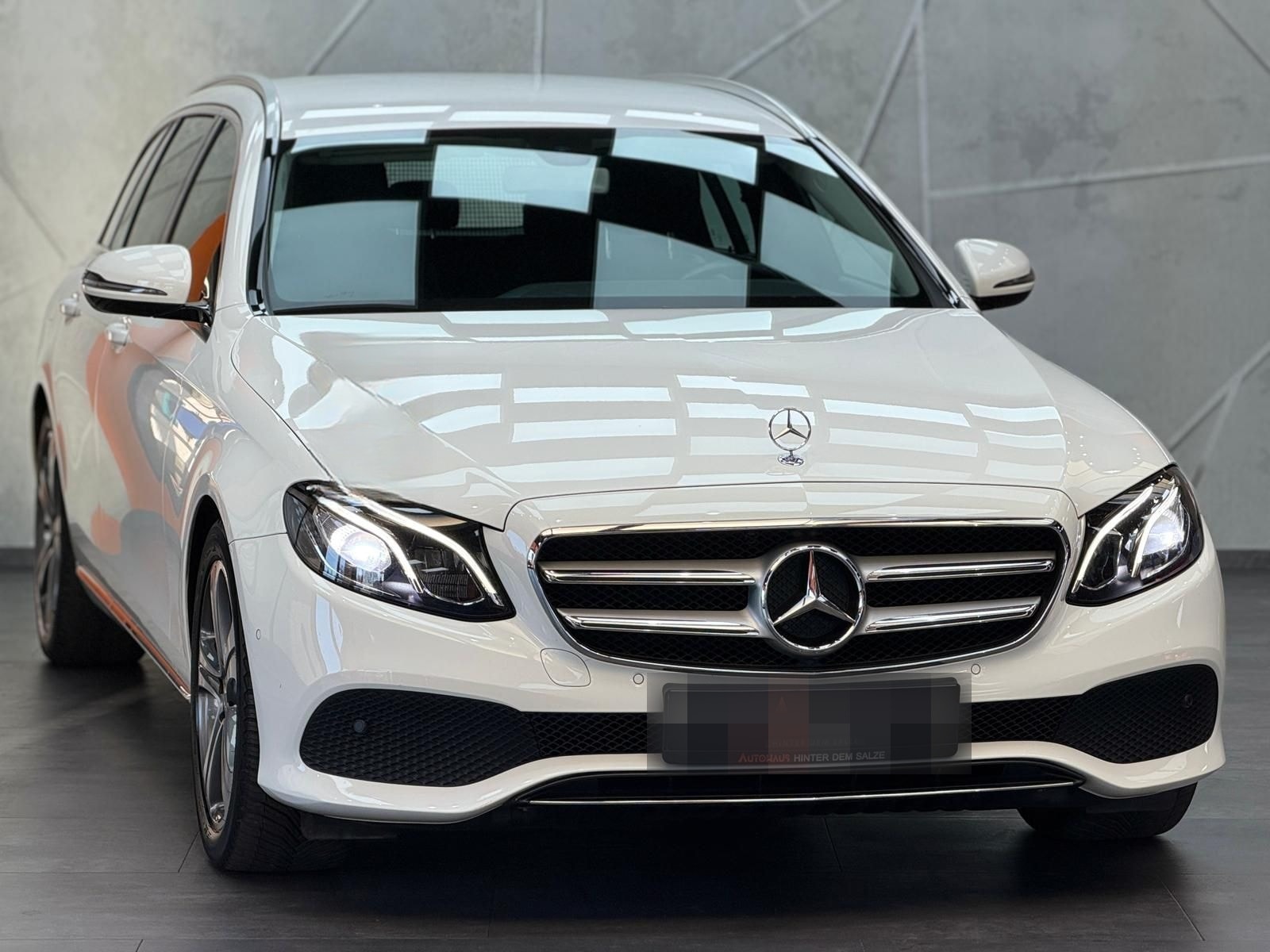 Mercedes-Benz E 220 d T-Modell |LED|SHZG|KAM|LM foto 2