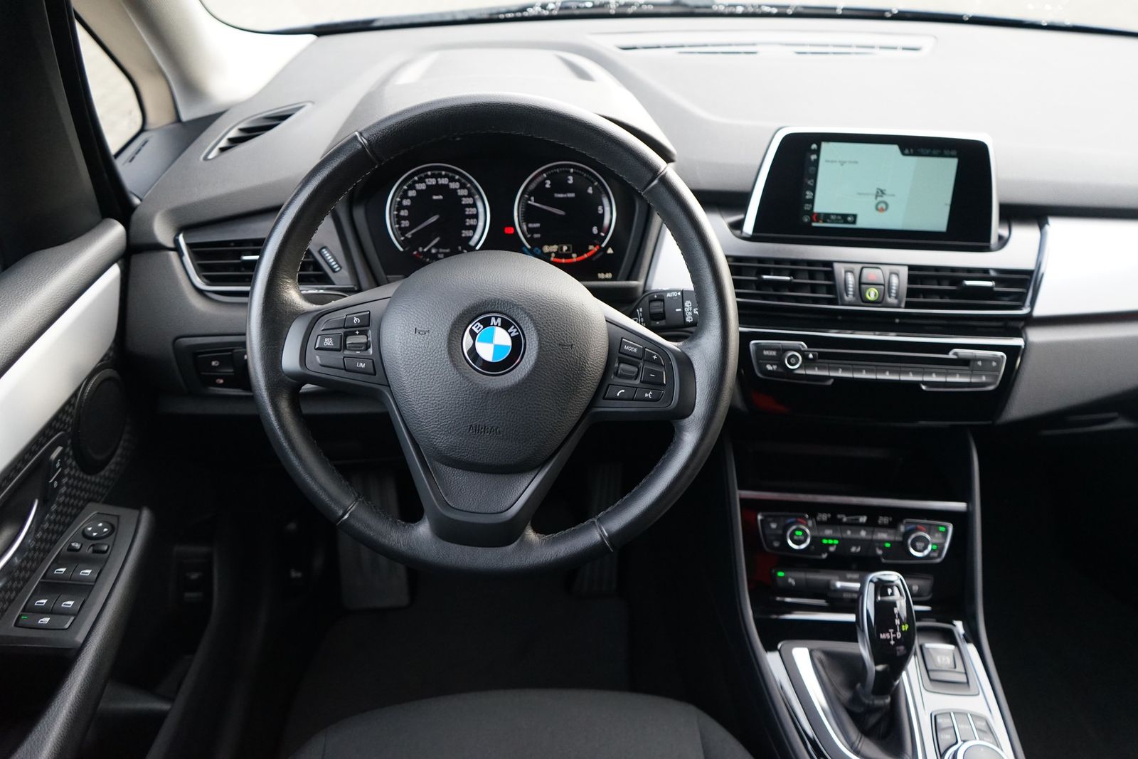 BMW 218d Advantage LED Navi PDC AHK foto 16