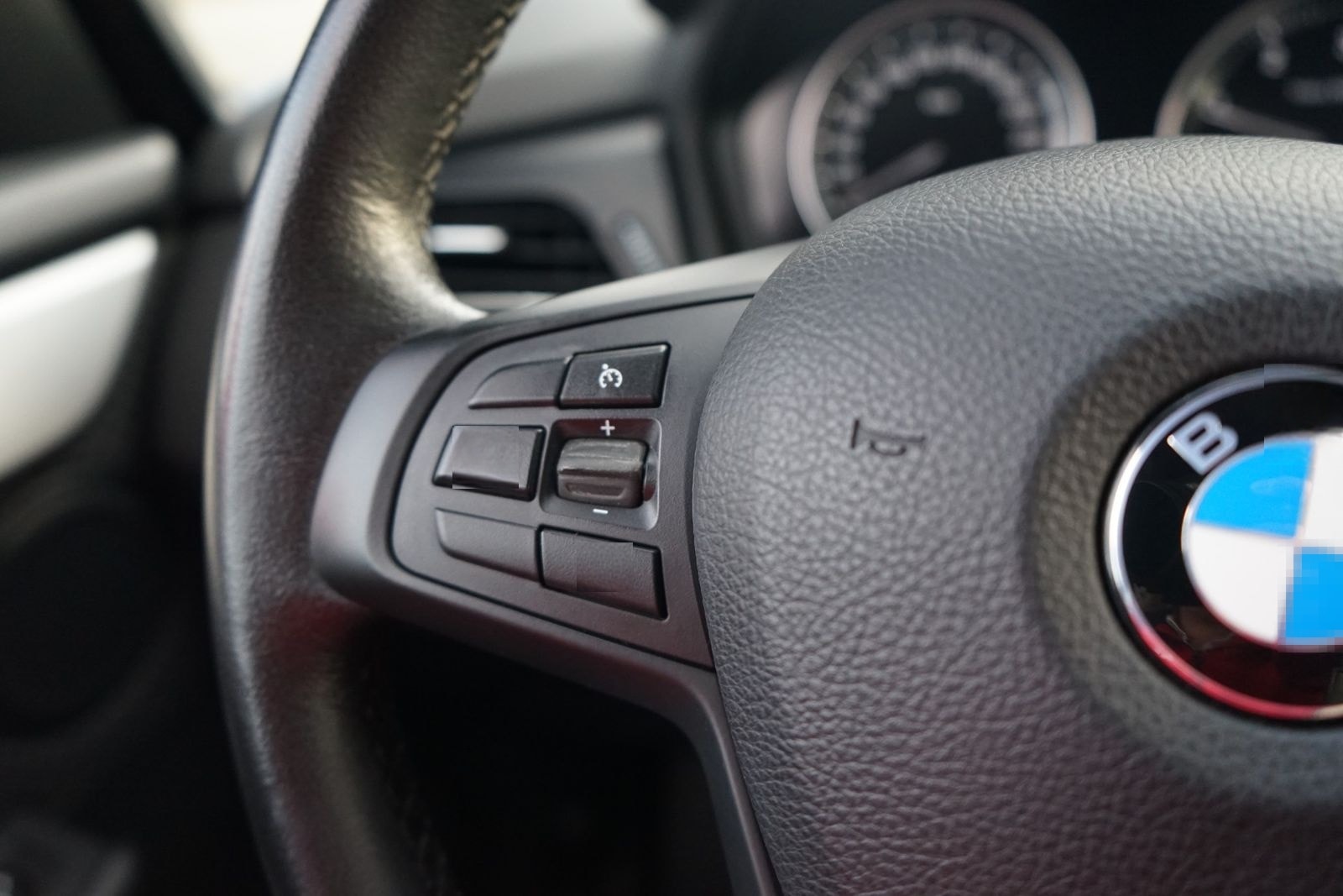 BMW 218d Advantage LED Navi PDC AHK foto 23