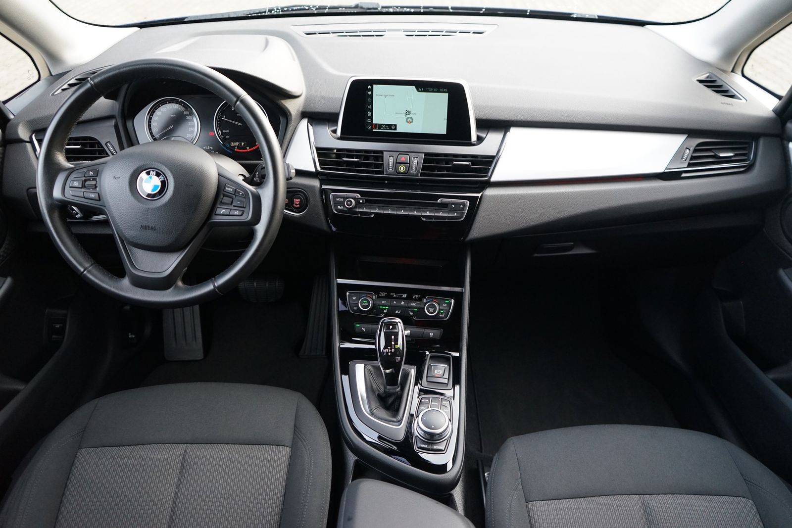 BMW 218d Advantage LED Navi PDC AHK foto 6