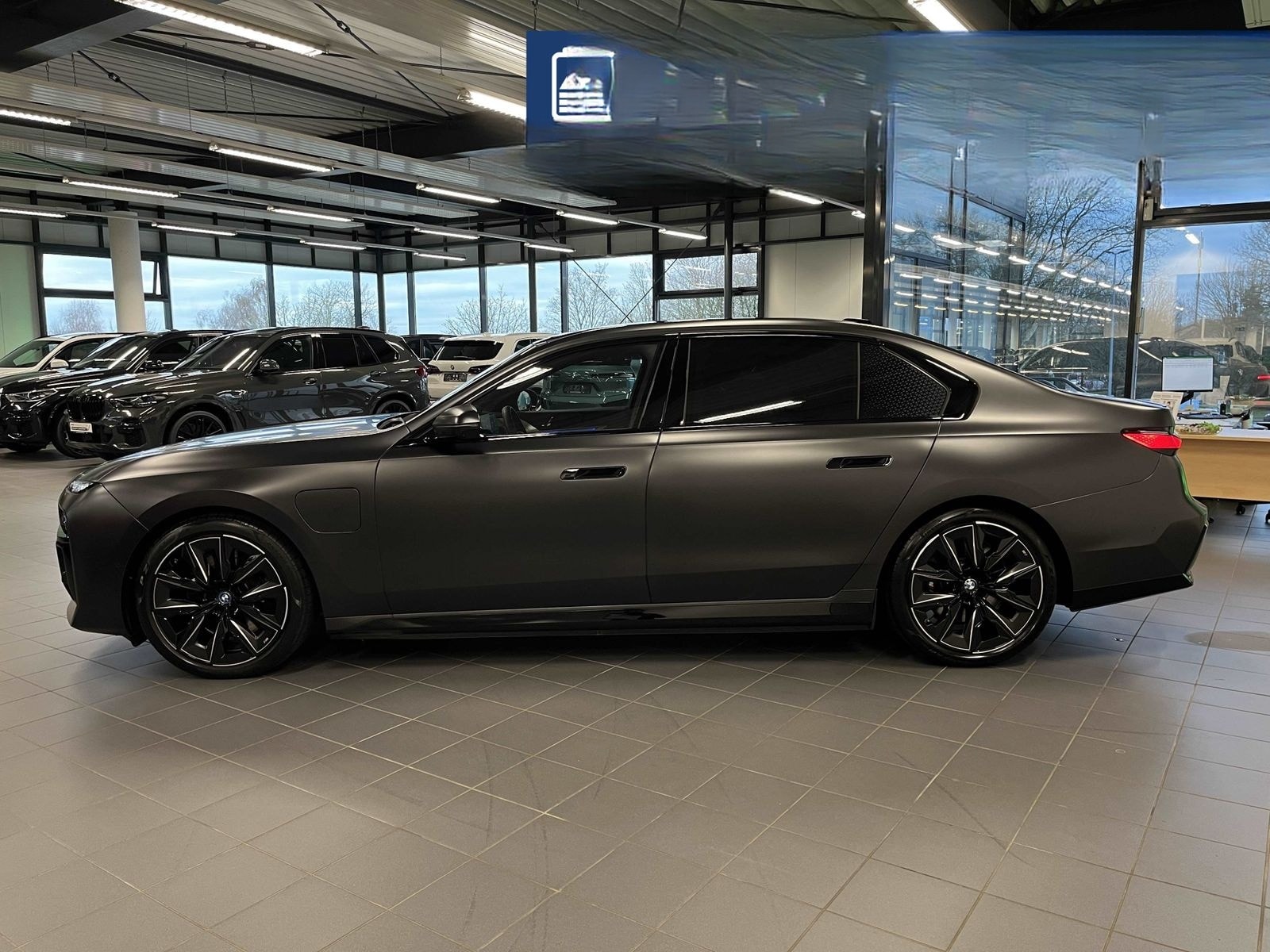 BMW 750e xDrive M Sport Pro TV HUD PANO ACC 360°KAM  foto 2