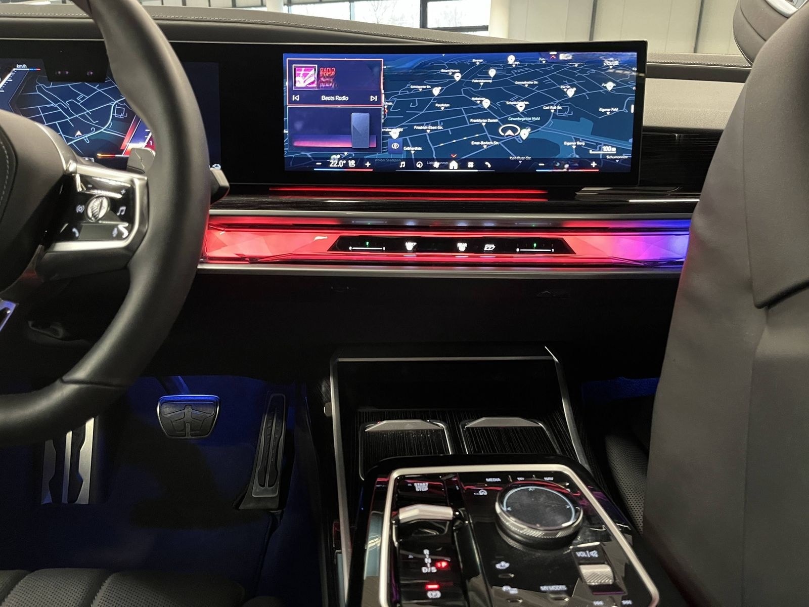 BMW 750e xDrive M Sport Pro TV HUD PANO ACC 360°KAM  foto 21