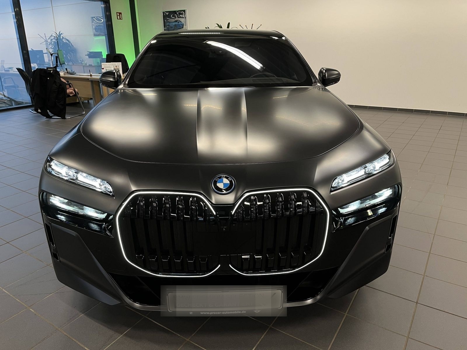 BMW 750e xDrive M Sport Pro TV HUD PANO ACC 360°KAM  foto 7
