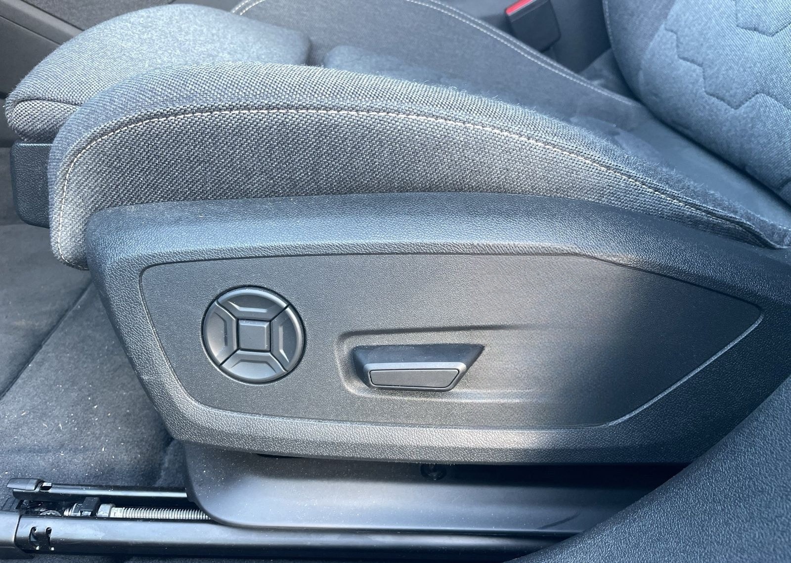 Audi A6 Avant e-tron performance S line AHK foto 14