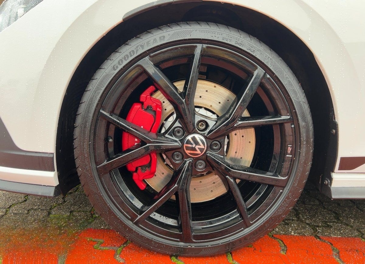 Volkswagen Golf VIII GTI CLUBSPORT 2.0 TSI DSG BLACK+APP+SH foto 13