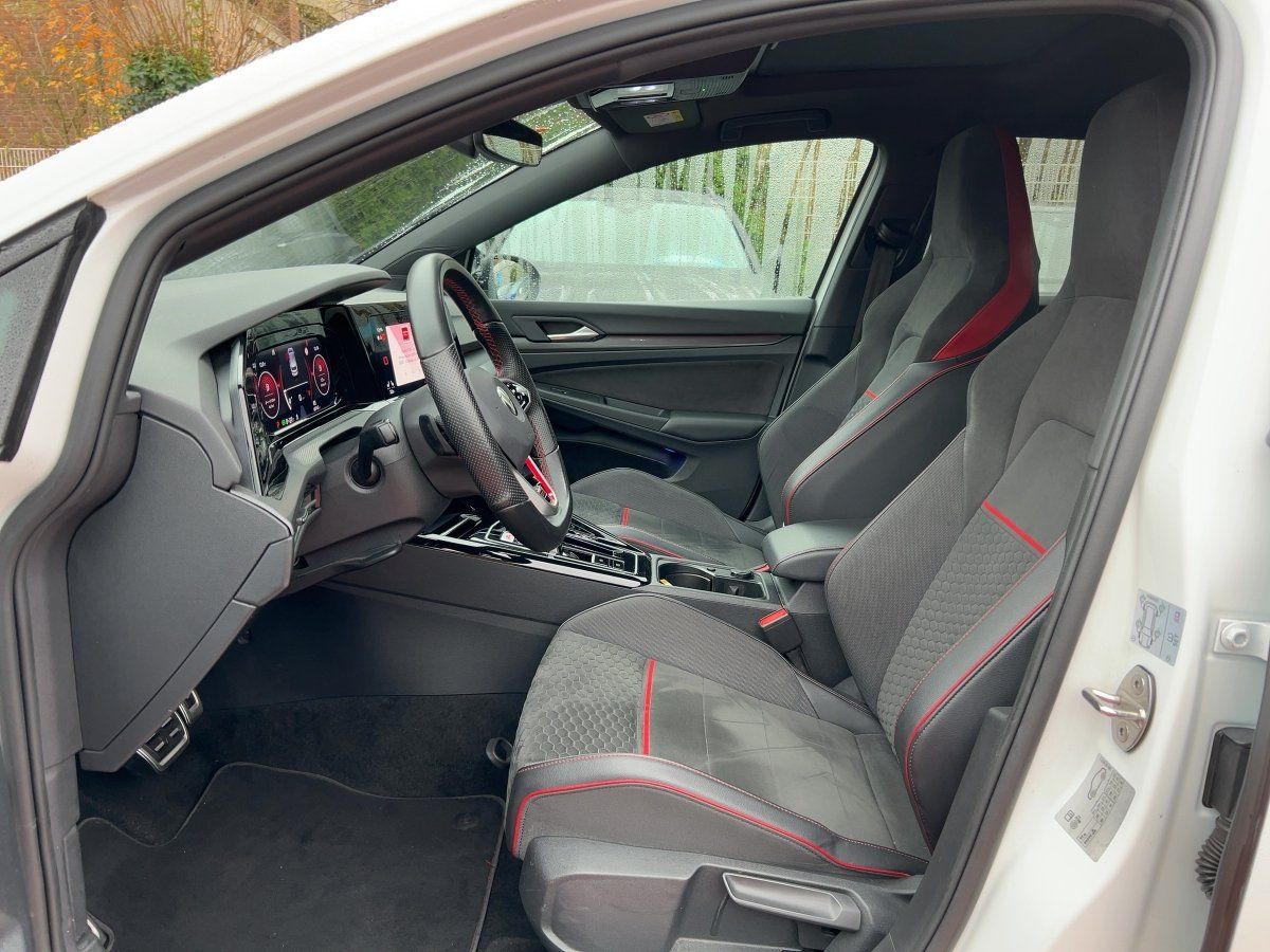 Volkswagen Golf VIII GTI CLUBSPORT 2.0 TSI DSG BLACK+APP+SH foto 8