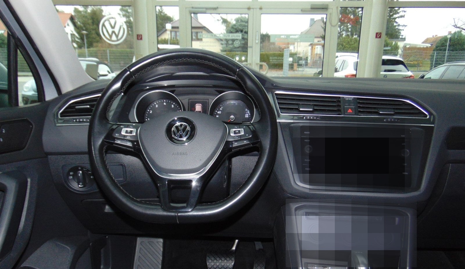 Volkswagen Tiguan Highline 2.0 TSI DSG 4Motion GANZJAHRES-R foto 3