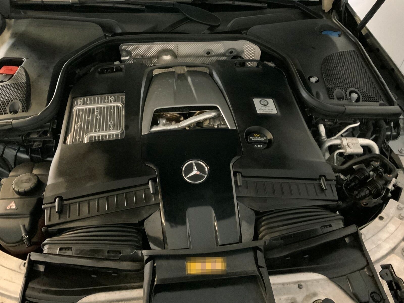 Mercedes-Benz E 63 S AMG 4M T PerfSitz Burm AHK Pano HUD DISTR foto 14